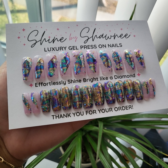 Handmade Luxury Press-On Nails | Sturdy & Reusable | JUNE BUG - Picture 3 of 7
